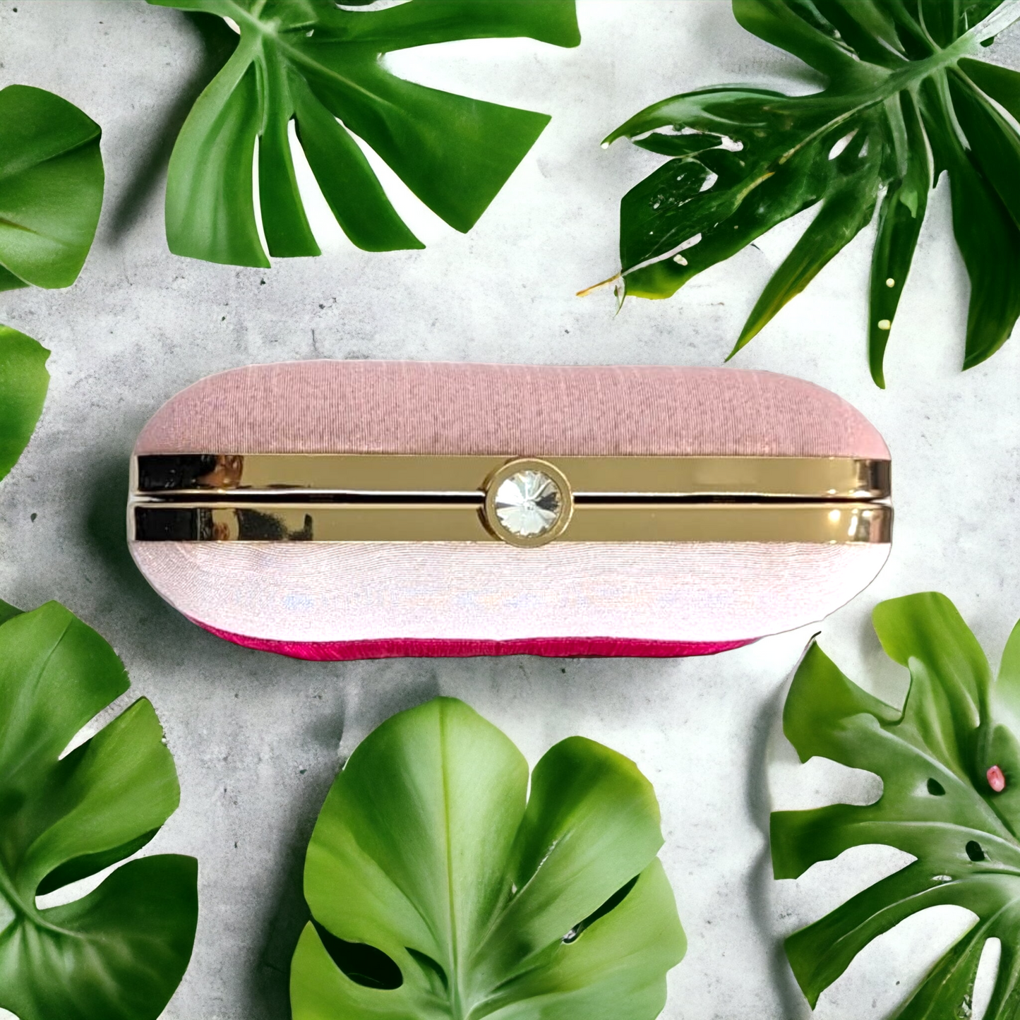 Clutch - Pop-up Embroidery Lips