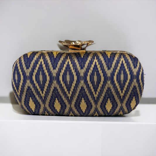 Clutch - Metal flower capsule
