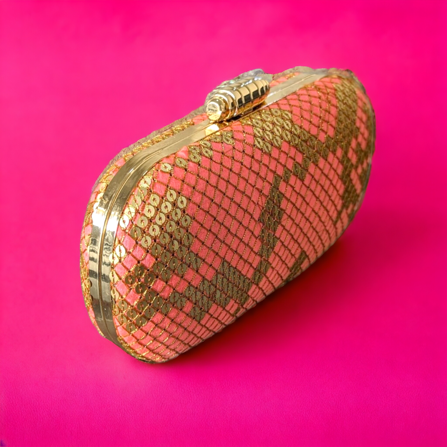 Clutch - Peach capsule