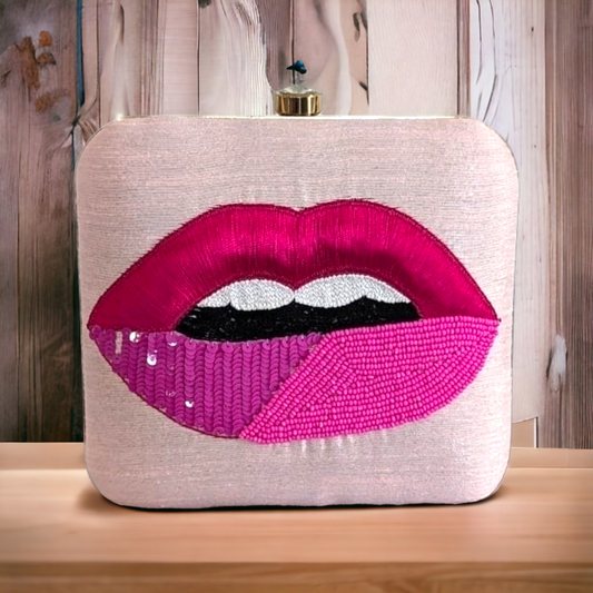 Clutch - Pop-up Embroidery Lips